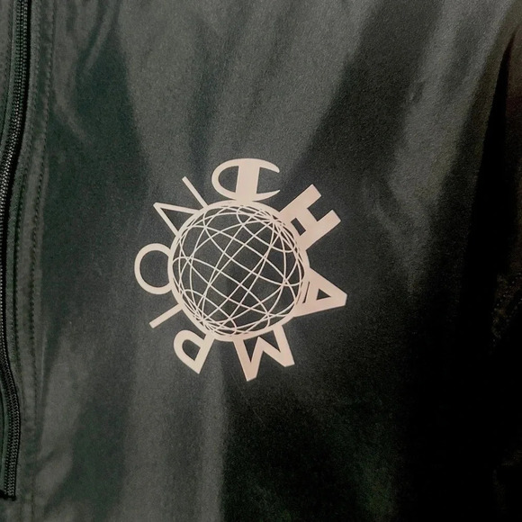NWOT Men’s Pull Over 1/4 Zip Front Pocket Champion Circle Logo Windbreaker Sz S - Picture 3 of 4